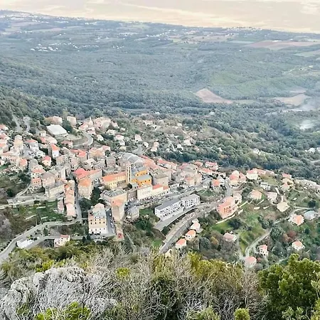 Dans Maison De Village *