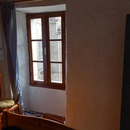 Dans Maison De Village